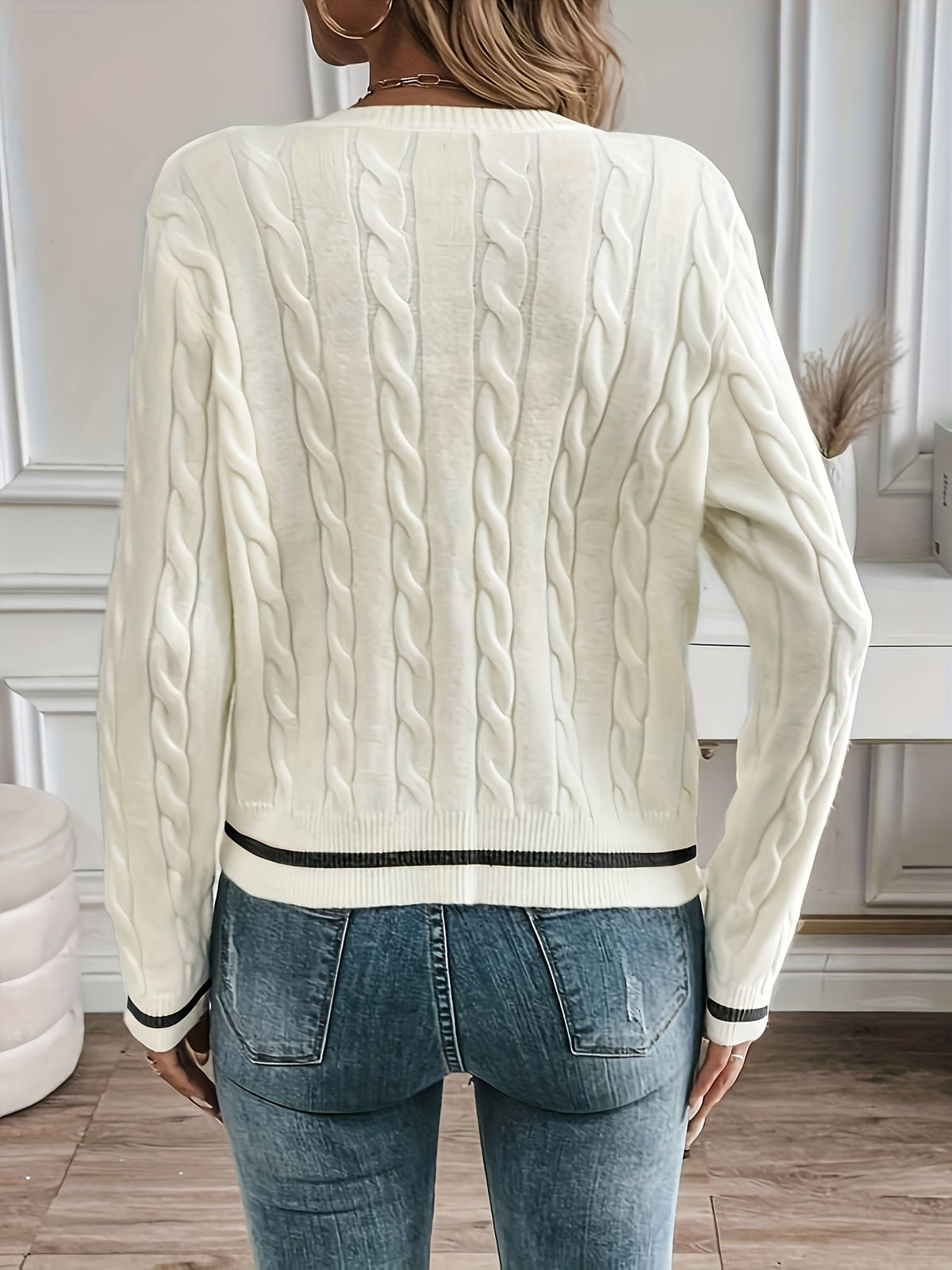 Maartje | Damen Zopfmuster Strickjacke mit Goldknöpfen, Offene Front