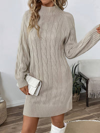 Leah | Damen Zopfmuster Strickkleid mit Stehkragen, Beige