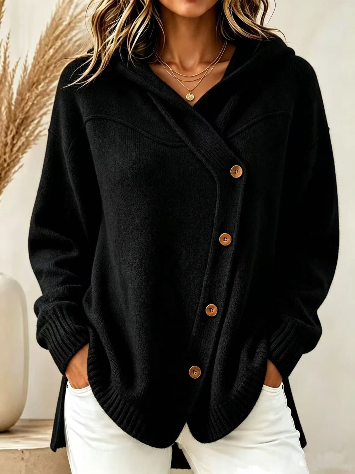 Dorlies | Strickjacke Damen mit Kapuze und asymmetrischer Knopfleiste