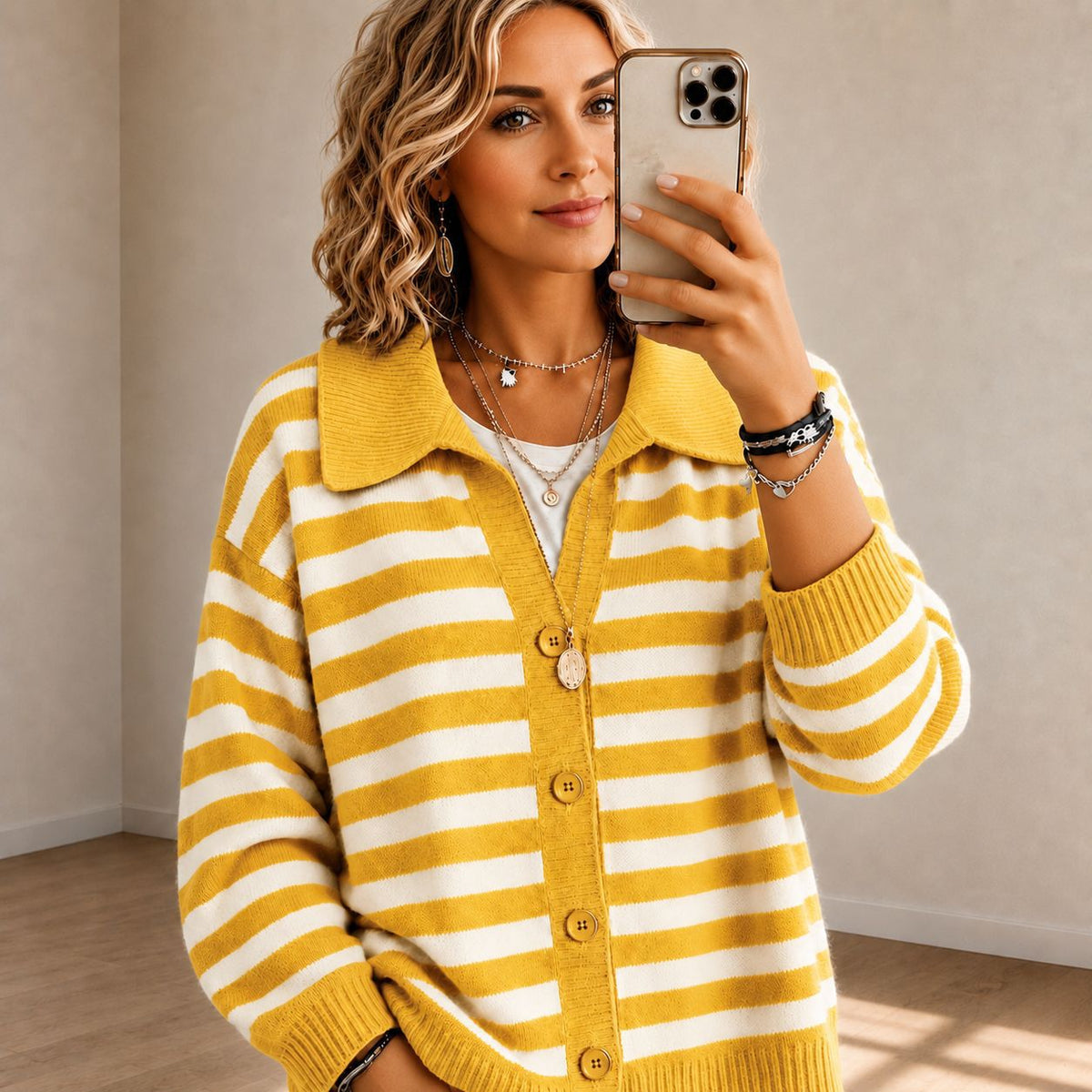 Lissy | Gestreifte Strickjacke mit Reverskragen für Damen